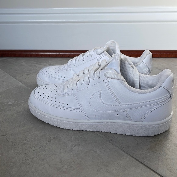 Nike Shoes - White Nike shoes size 6 women